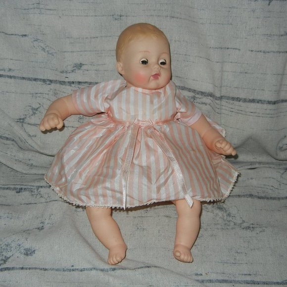 Madame Alexander Baby Doll Huggums Full of Posies - Picture 1 of 8